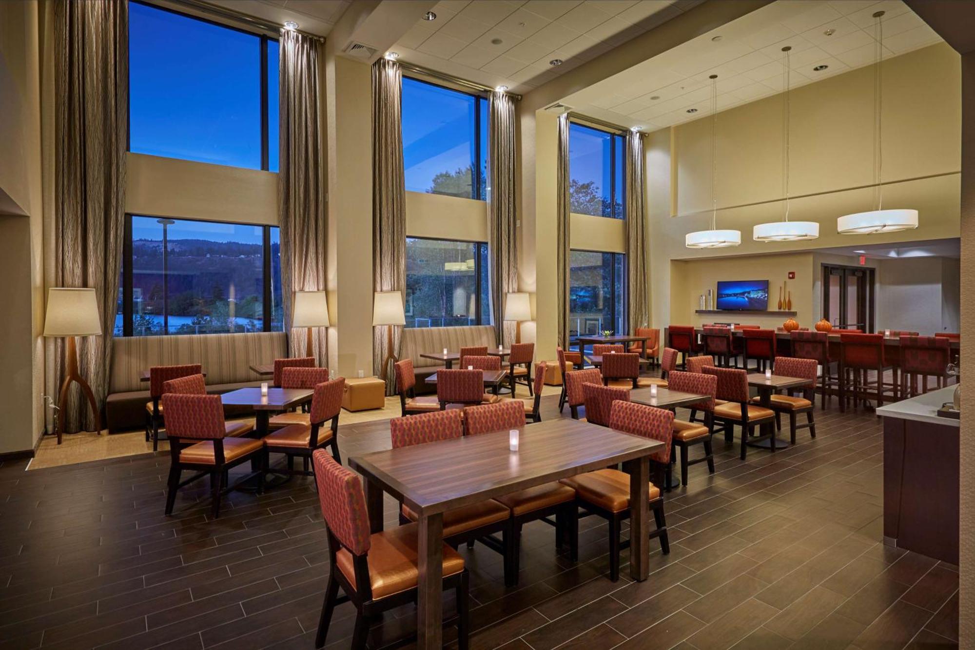 Hampton Inn & Suites Hood River Eksteriør bilde